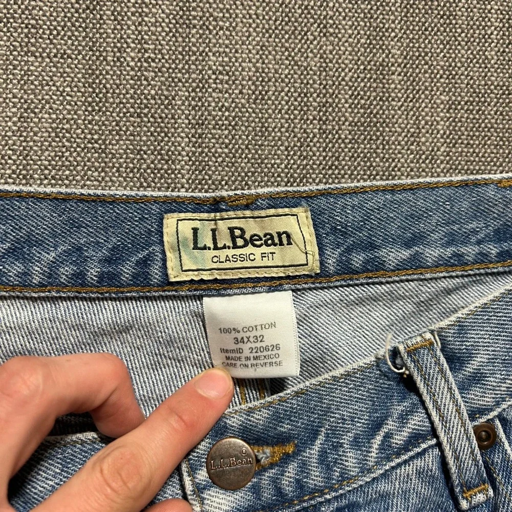 LL Bean Classic Fit Jeans Mens 34x32 Medium Wash Blue Denim Straight Leg 220626